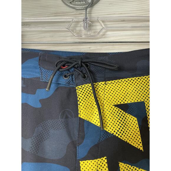 Reebok CrossFit Shorts Mens Large Blue Camo Board Shorts Drawstring Pocket - Picture 2 of 12
